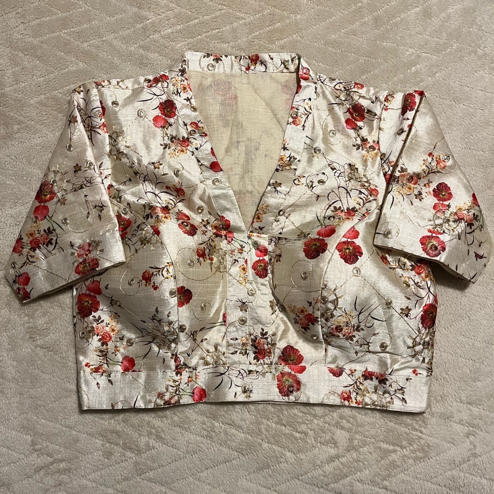 Unique v-neck crop top blouse